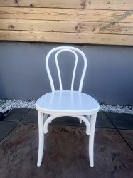 C25F06E2 EC01 4BB8 89E4 C17F7E87DDF4 1710912828 White bentwood chair